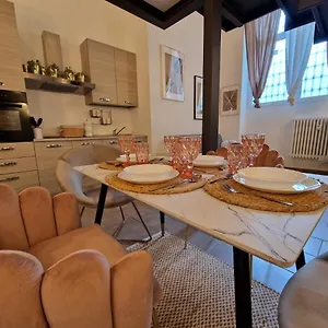 Appartamento Regina In Porta Romana 2 - Sky Tv, Wifi E Breakfast Box, Milano